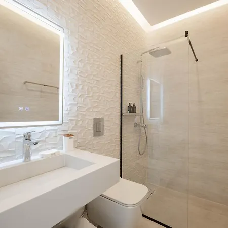 Villa Crystal 13 *