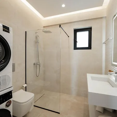 Villa Crystal 13 *