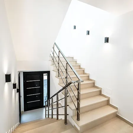Villa Crystal 13 *